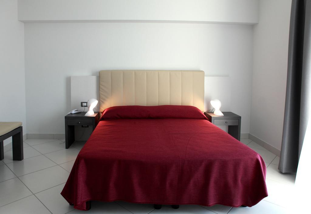 Brezza Di Grecale Aparthotel Trapani Cameră foto